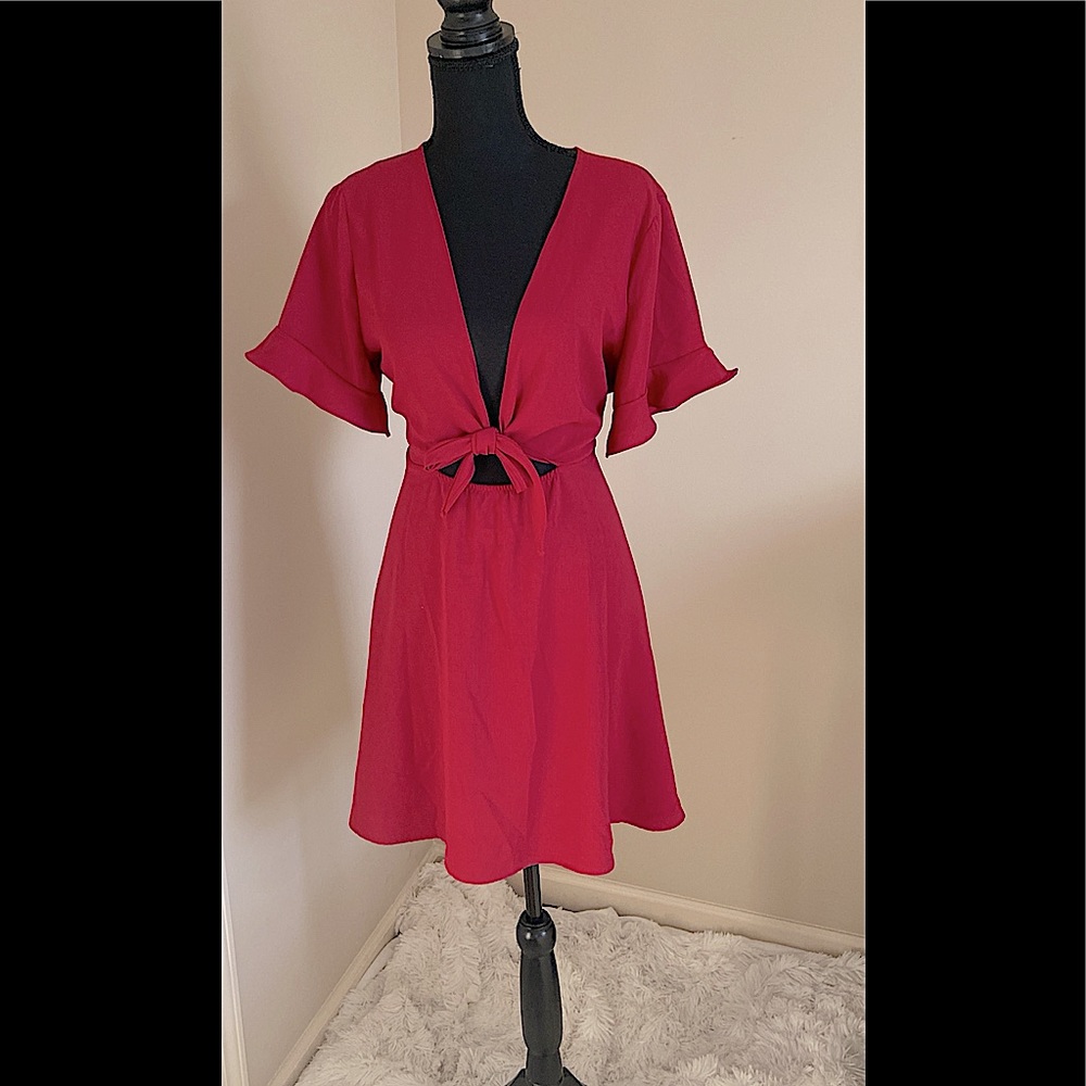 MAROON RUFFLE SLEEVE PEEKABOO DRESS